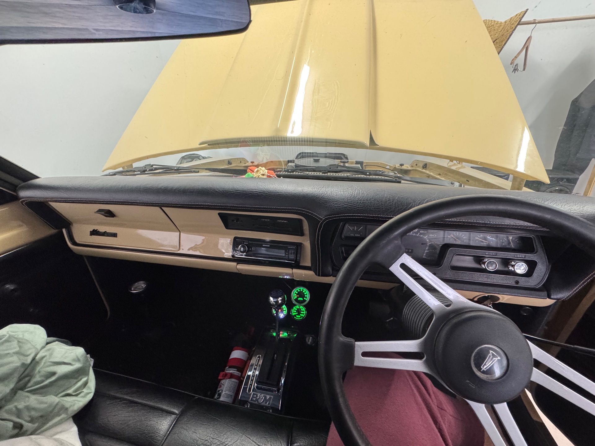 1970 CHRYSLER VALIANT VG 3 SP AUTOMATIC 4D SEDAN