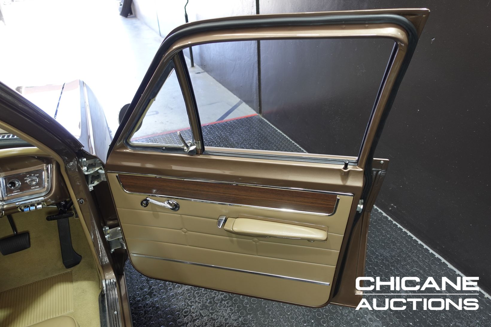 1967 HOLDEN PREMIER HR AUTOMATIC 4D SEDAN
