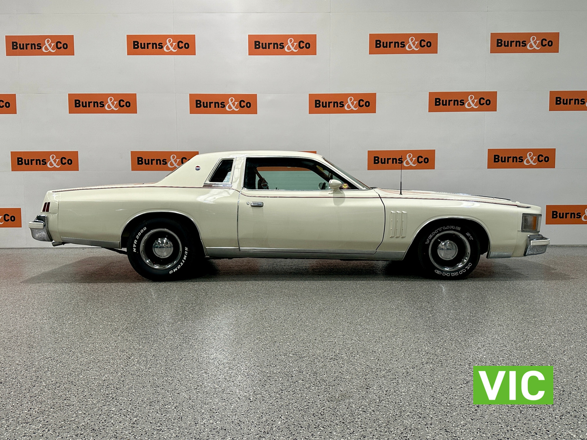 1979 CHRYSLER 300 V8 SPECIAL EDITION AUTOMATIC COUPE