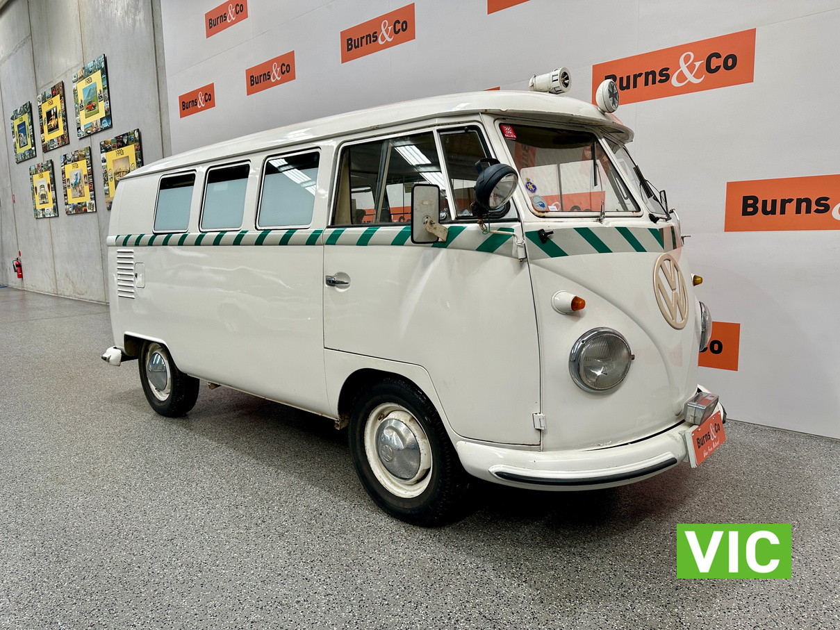 1962 VOLKSWAGEN KOMBI AMBULANCE 4 CYL MANUAL VAN