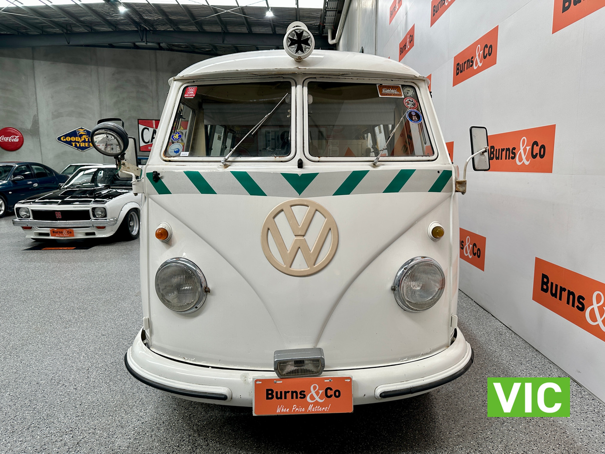 1962 VOLKSWAGEN KOMBI AMBULANCE 4 CYL MANUAL VAN