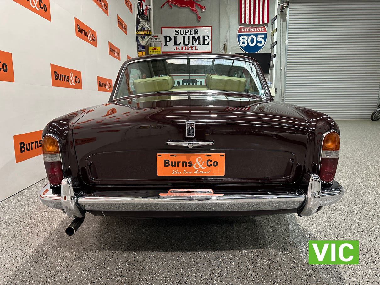 1976 ROLLS ROYCE SILVER SHADOW V8 AUTO SEDAN