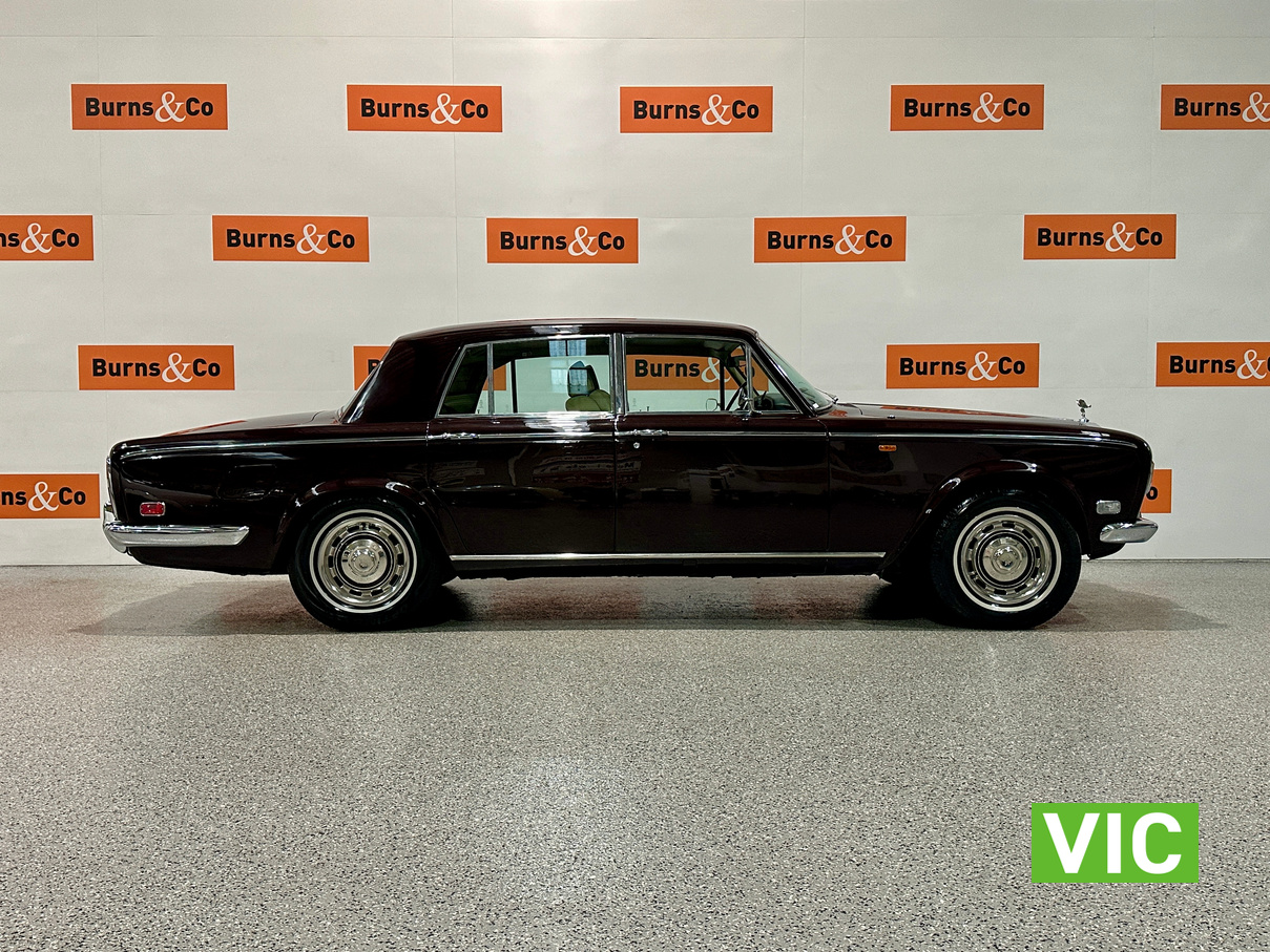 1976 ROLLS ROYCE SILVER SHADOW V8 AUTO SEDAN