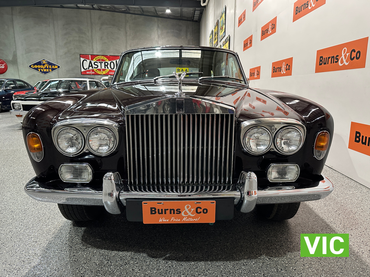 1976 ROLLS ROYCE SILVER SHADOW V8 AUTO SEDAN