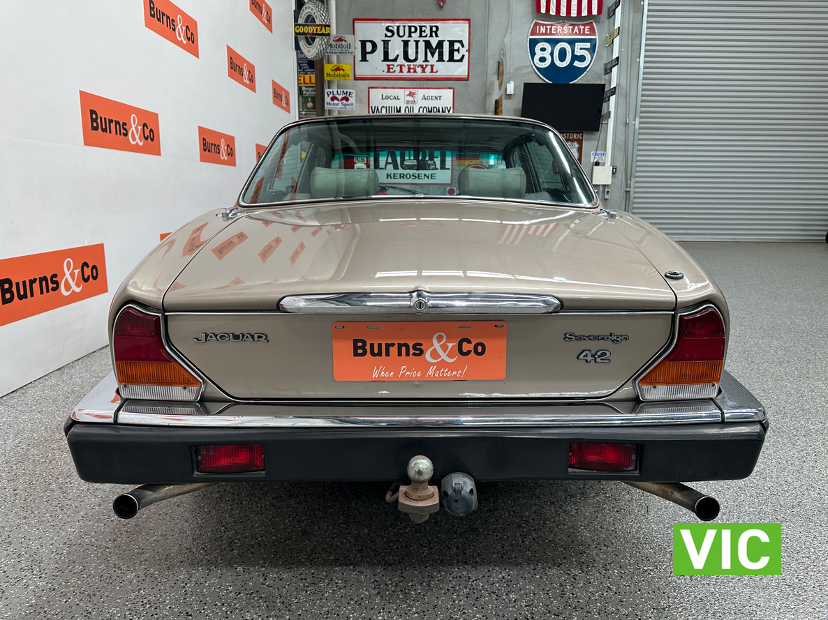 1985 JAGUAR XJ6 SOVEREIGN 6CYL AUTO SEDAN