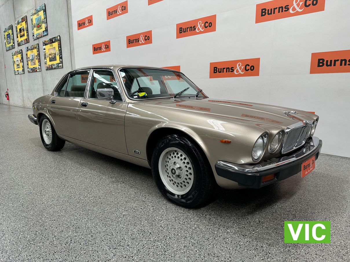 1985 JAGUAR XJ6 SOVEREIGN 6CYL AUTO SEDAN