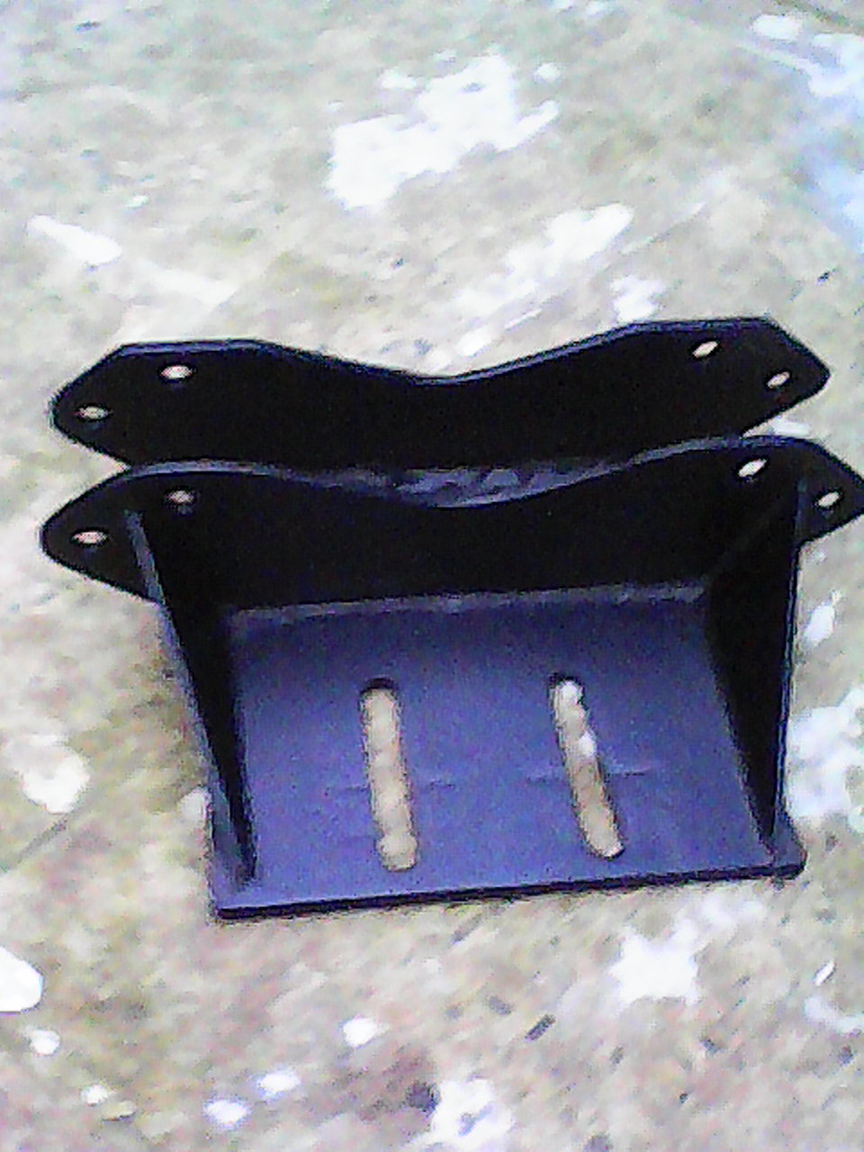 FORD XP V8 GEARBOX CROSS MEMBER