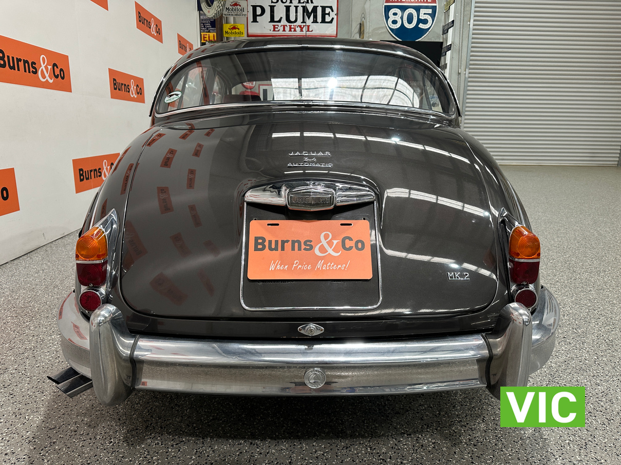 1962 JAGUAR MK II 3.4 LTR 6 CYL AUTO SEDAN