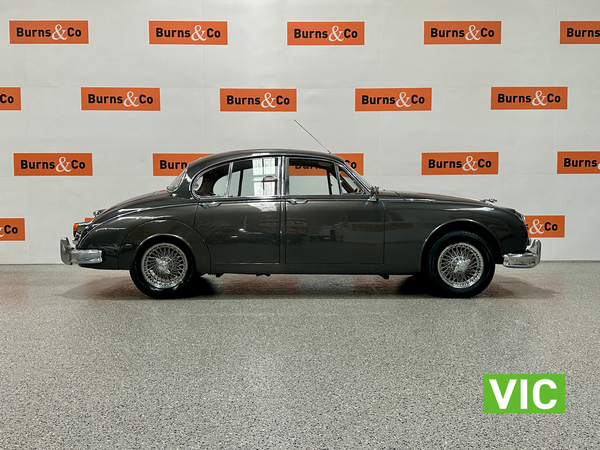 1962 JAGUAR MK II 3.4 LTR 6 CYL AUTO SEDAN