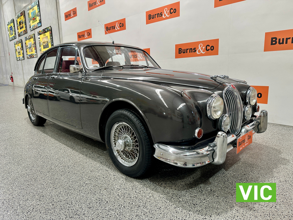1962 JAGUAR MK II 3.4 LTR 6 CYL AUTO SEDAN