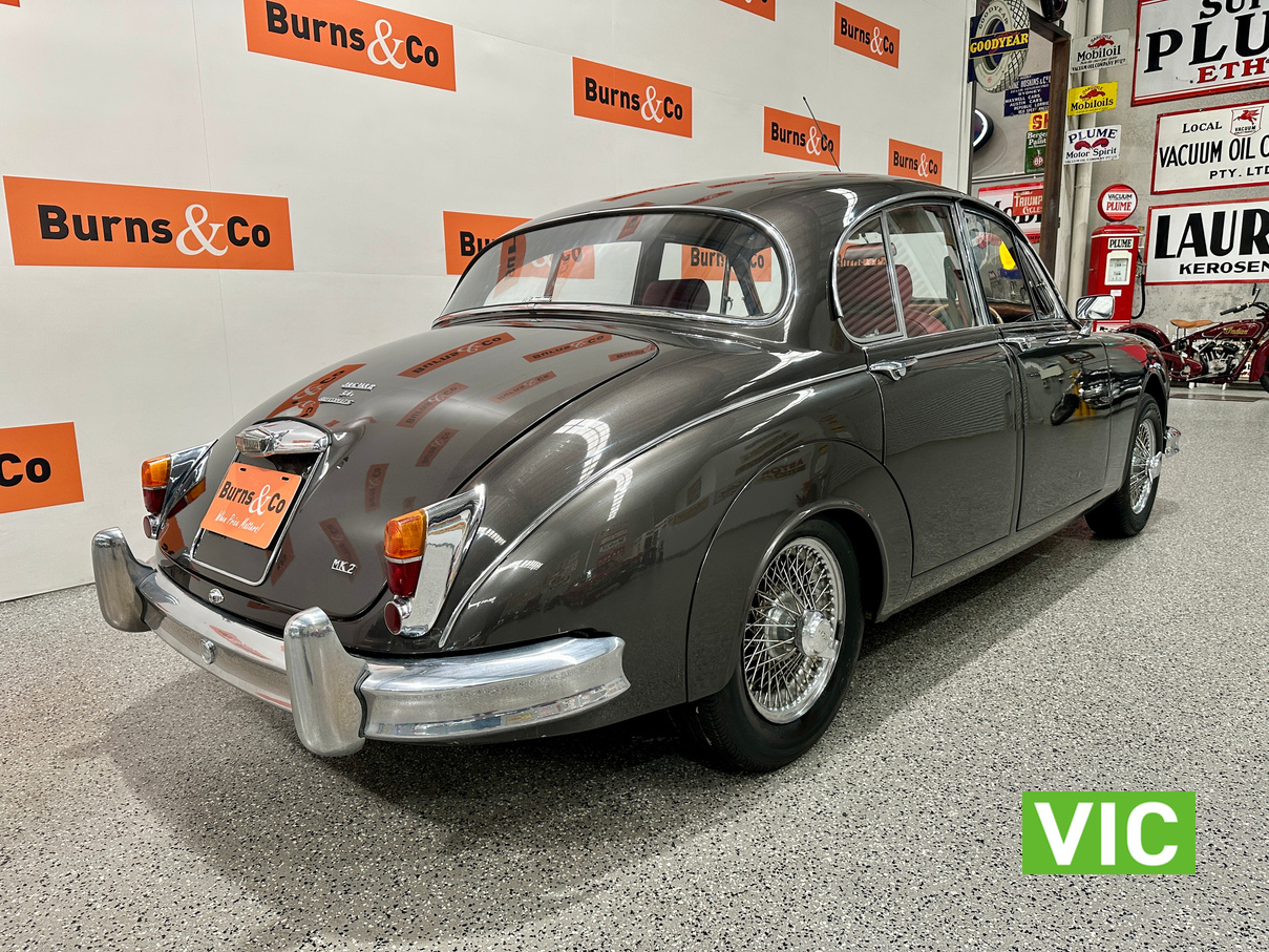 1962 JAGUAR MK II 3.4 LTR 6 CYL AUTO SEDAN