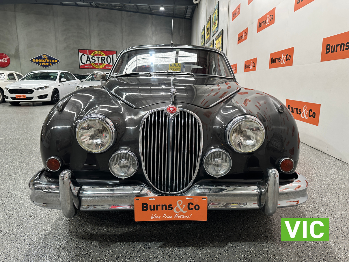 1962 JAGUAR MK II 3.4 LTR 6 CYL AUTO SEDAN