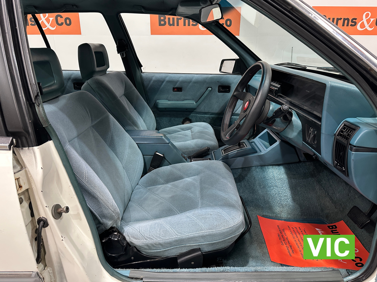 1985 HOLDEN VK CALAIS 6 CYL 3.3L 202 AUTO SEDAN