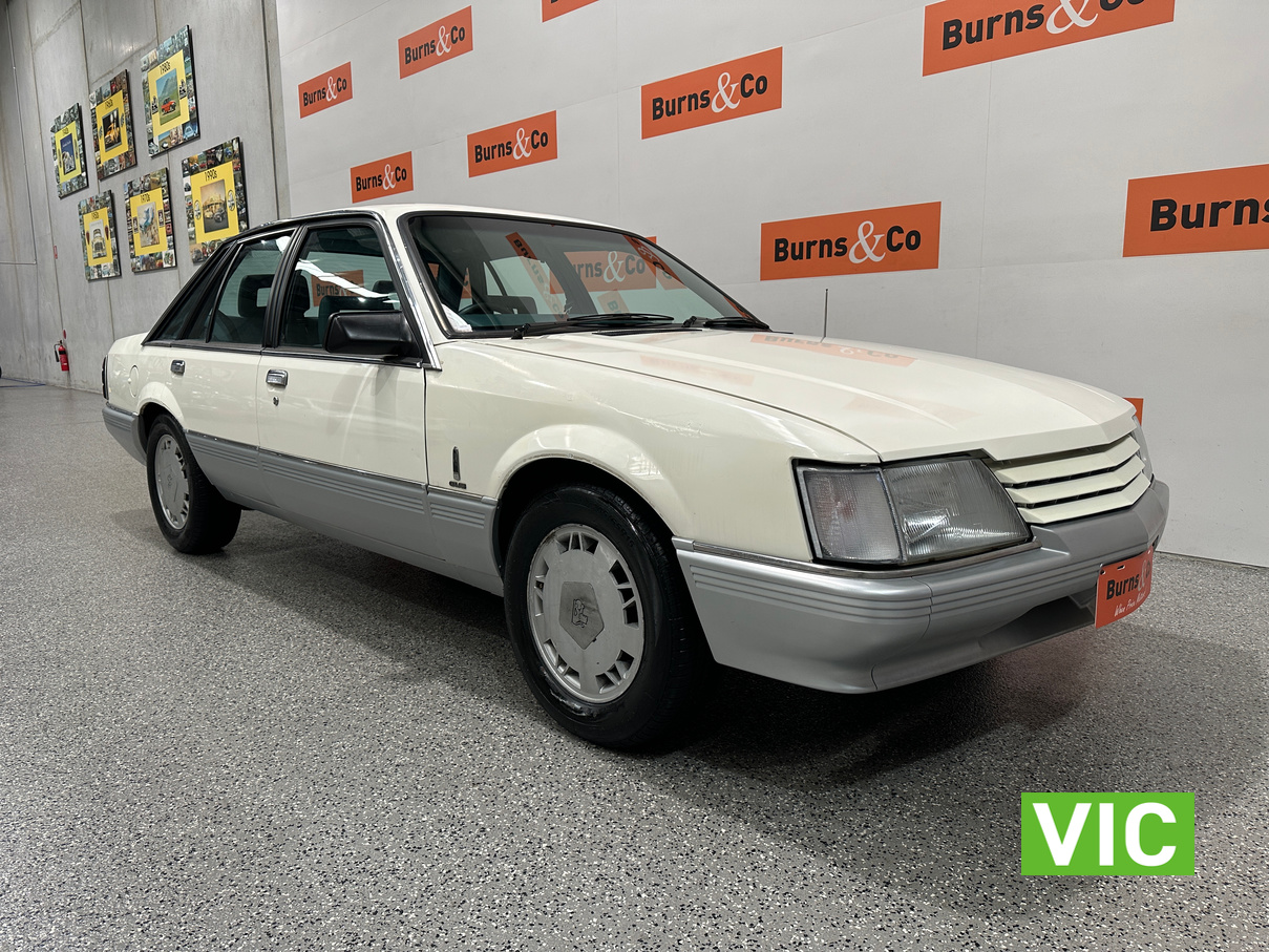 1985 HOLDEN VK CALAIS 6 CYL 3.3L 202 AUTO SEDAN