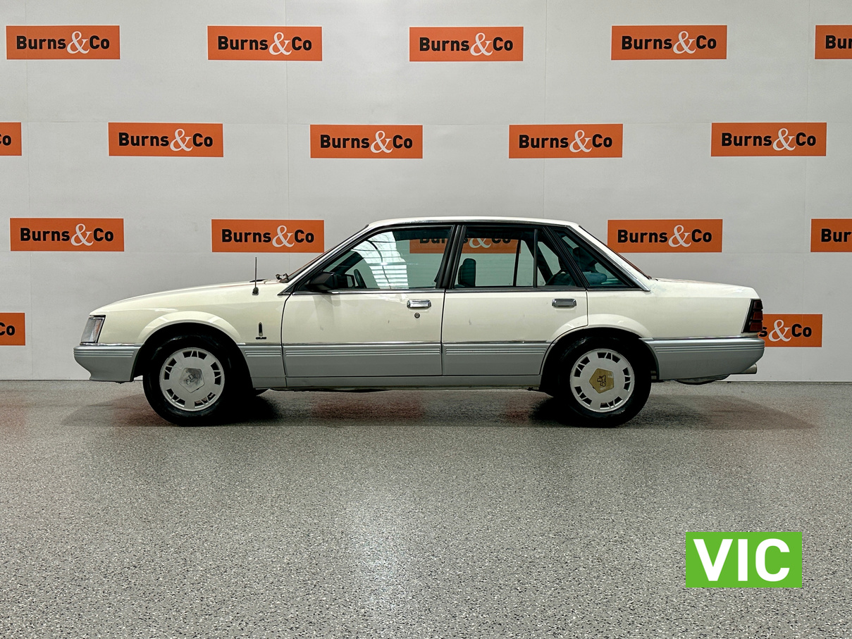 1985 HOLDEN VK CALAIS 6 CYL 3.3L 202 AUTO SEDAN