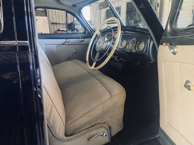 1946 BUICK SPECIAL STRAIGHT 8 SEDAN 