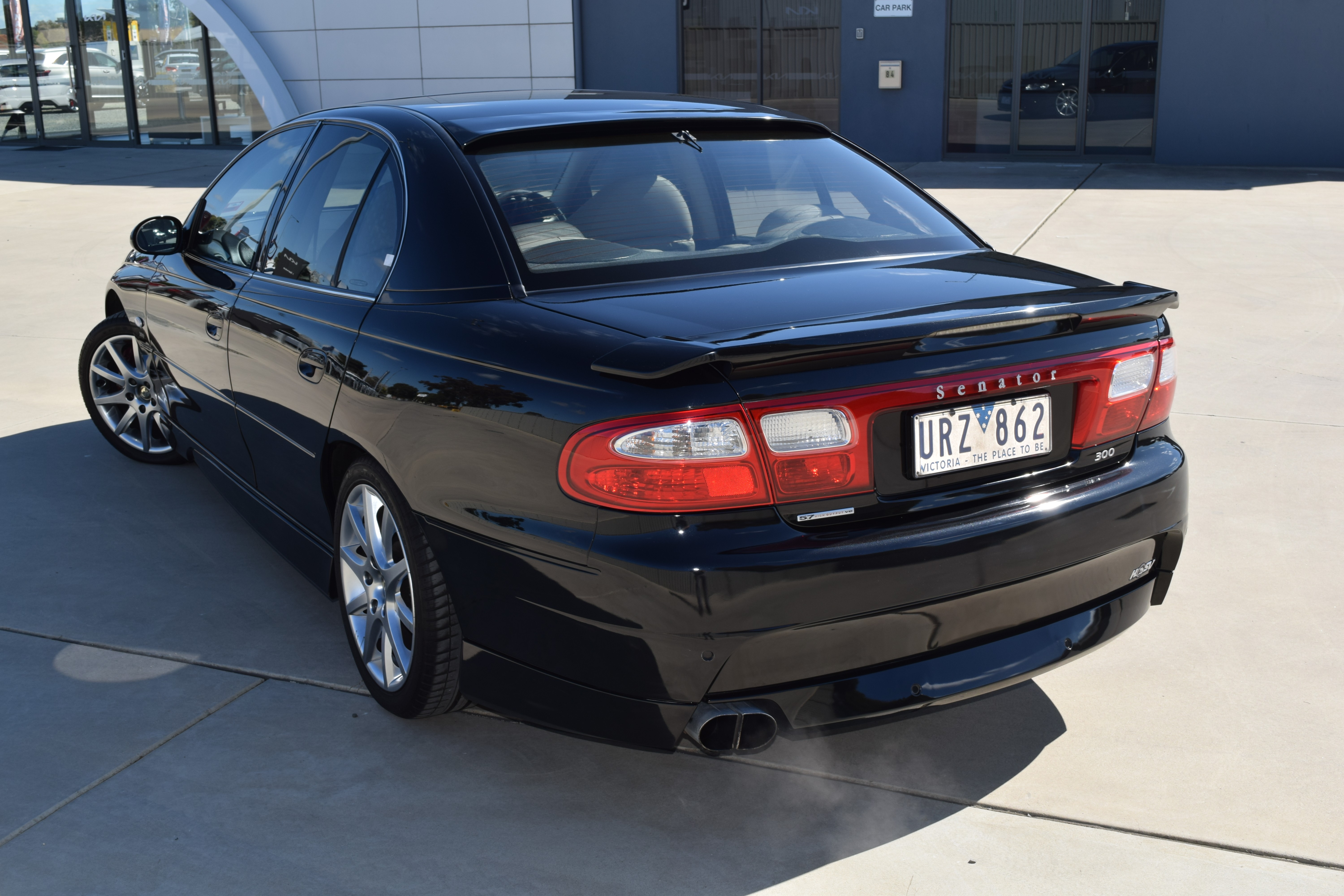 2001 HSV SENATOR VX 300 6 SP MANUAL 4D SEDAN