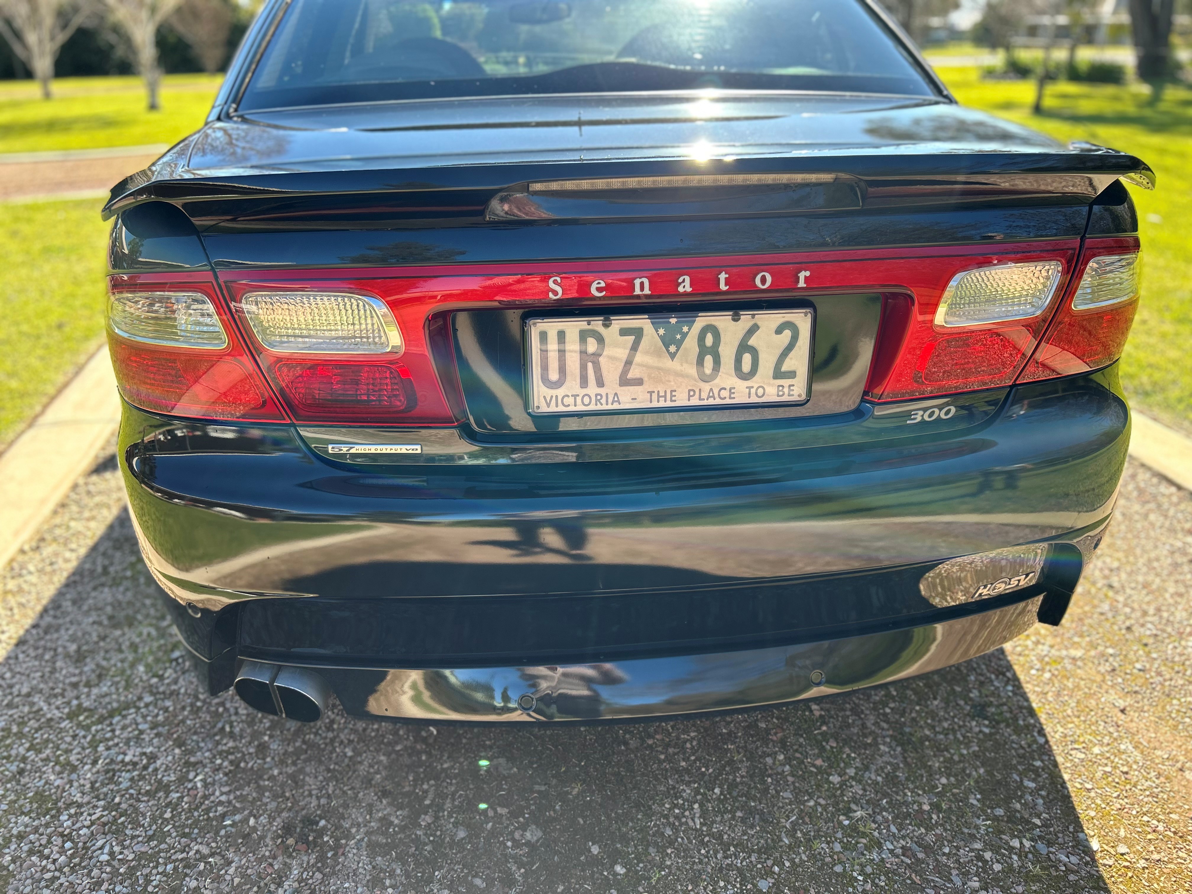 2001 HSV SENATOR VX 300 6 SP MANUAL 4D SEDAN