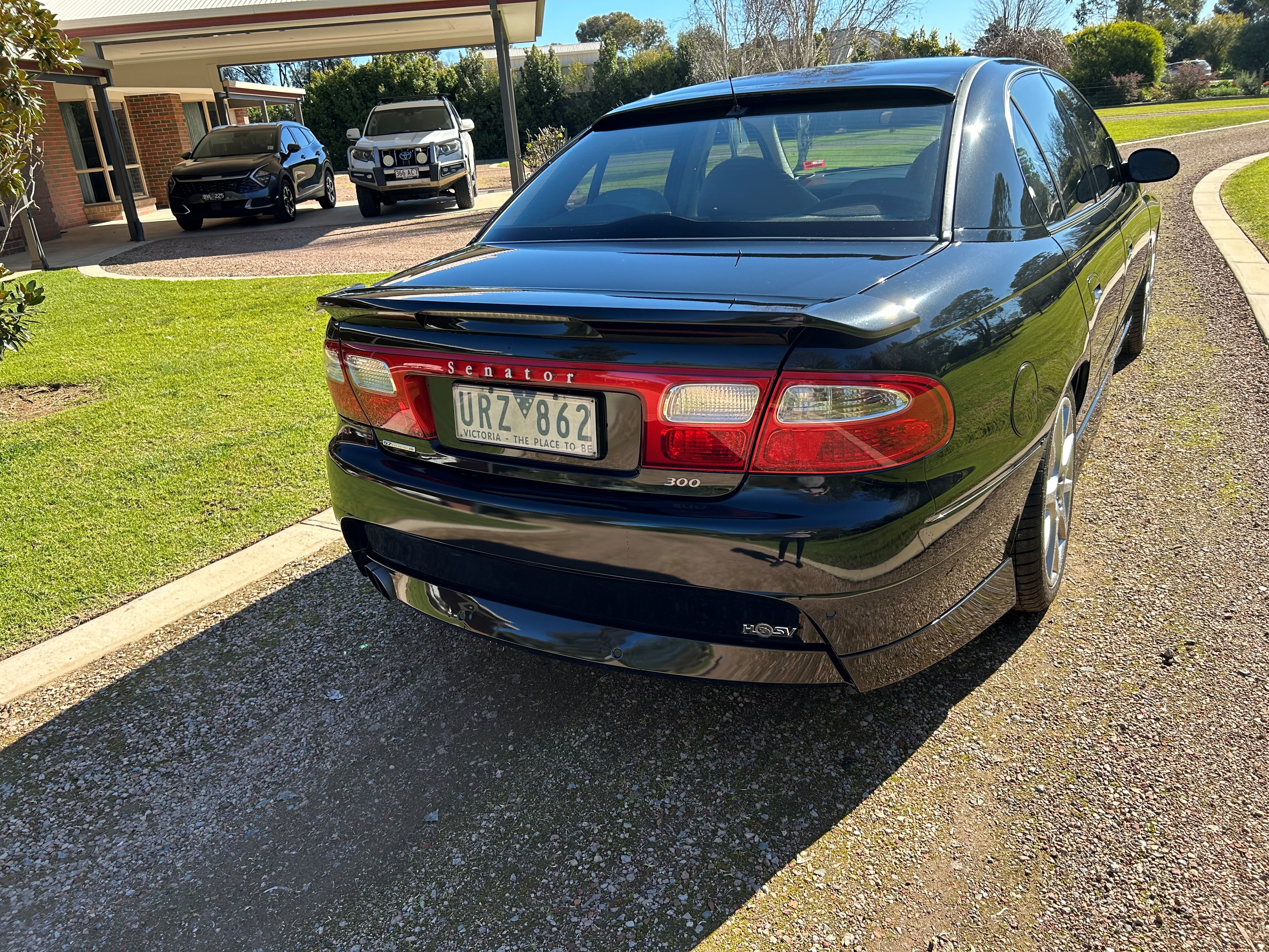 2001 HSV SENATOR VX 300 6 SP MANUAL 4D SEDAN