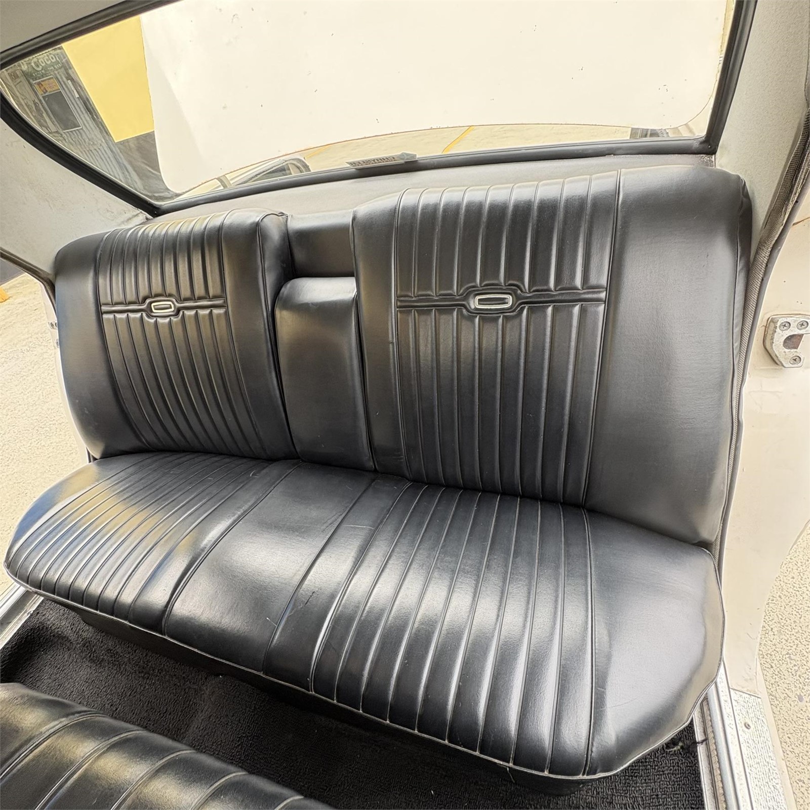 1968 CHRYSLER VALIANT VE REGAL AUTOMATIC SEDAN