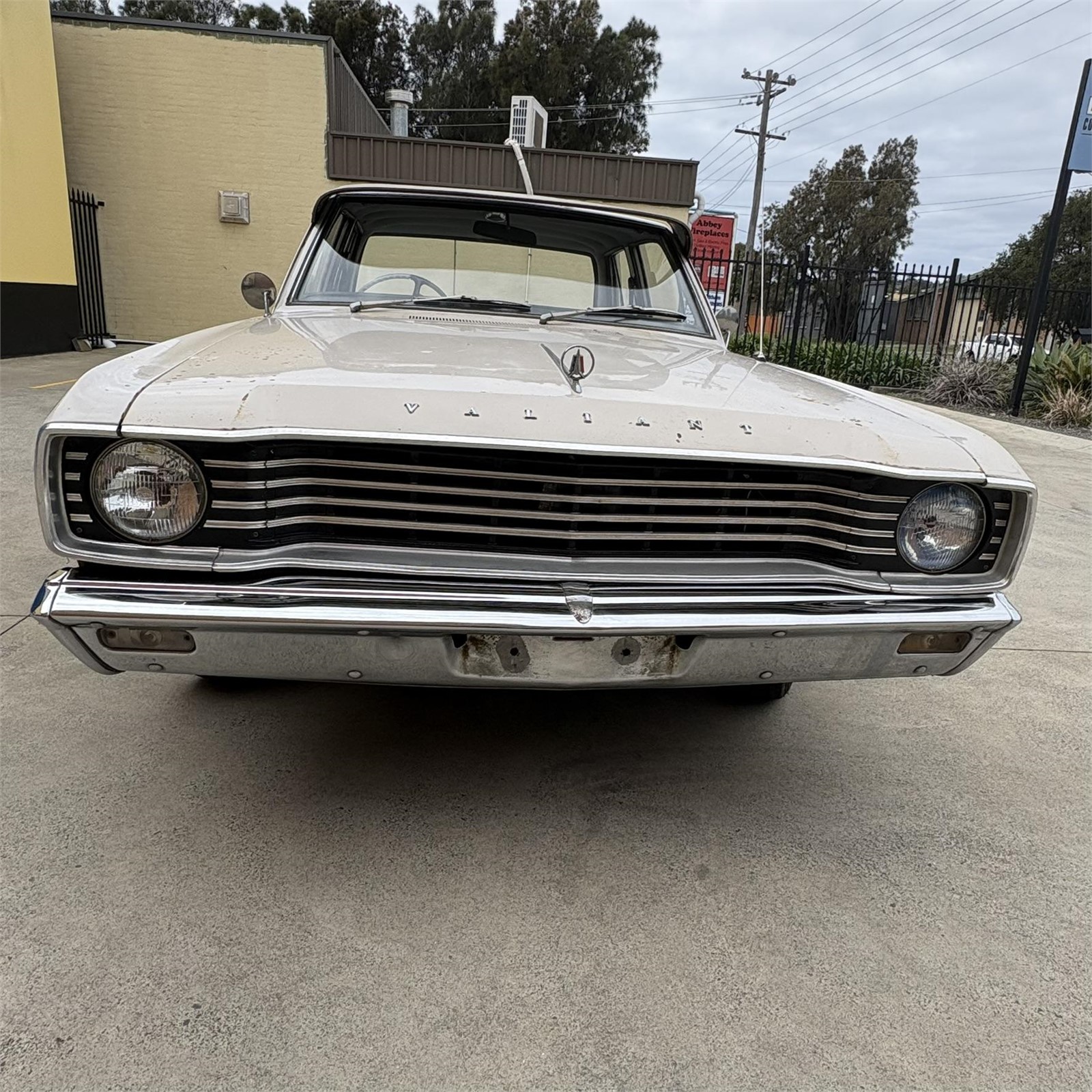 1968 CHRYSLER VALIANT VE REGAL AUTOMATIC SEDAN