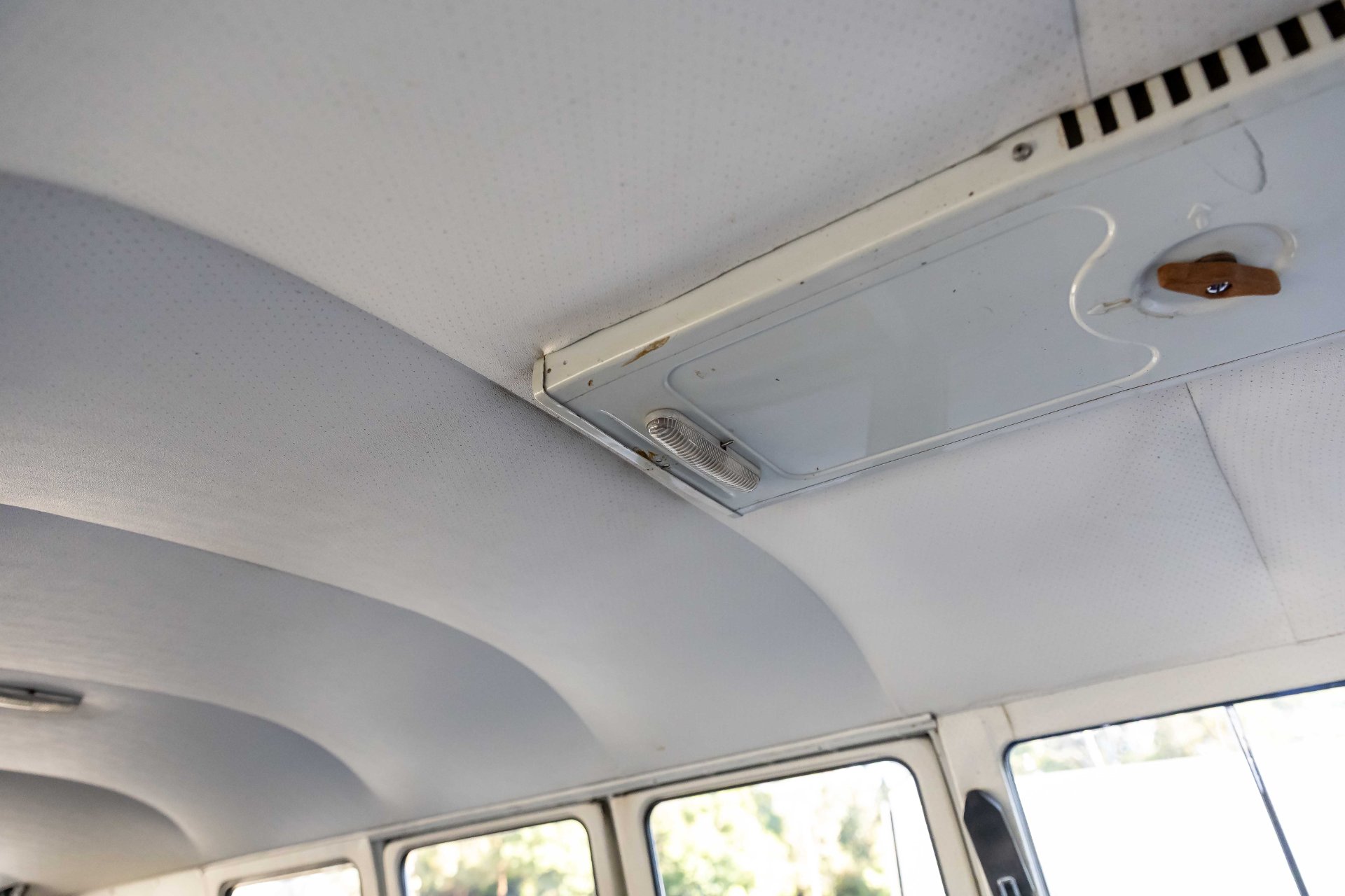 1966 VW Kombi T1 Splitscreen – Turn-Key 7-Seater Cruiser (1968cc Stroker)