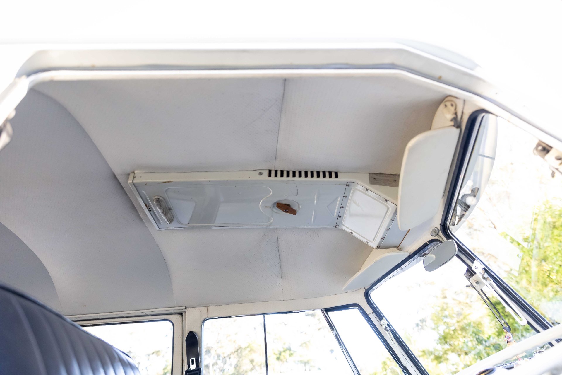1966 VW Kombi T1 Splitscreen – Turn-Key 7-Seater Cruiser (1968cc Stroker)