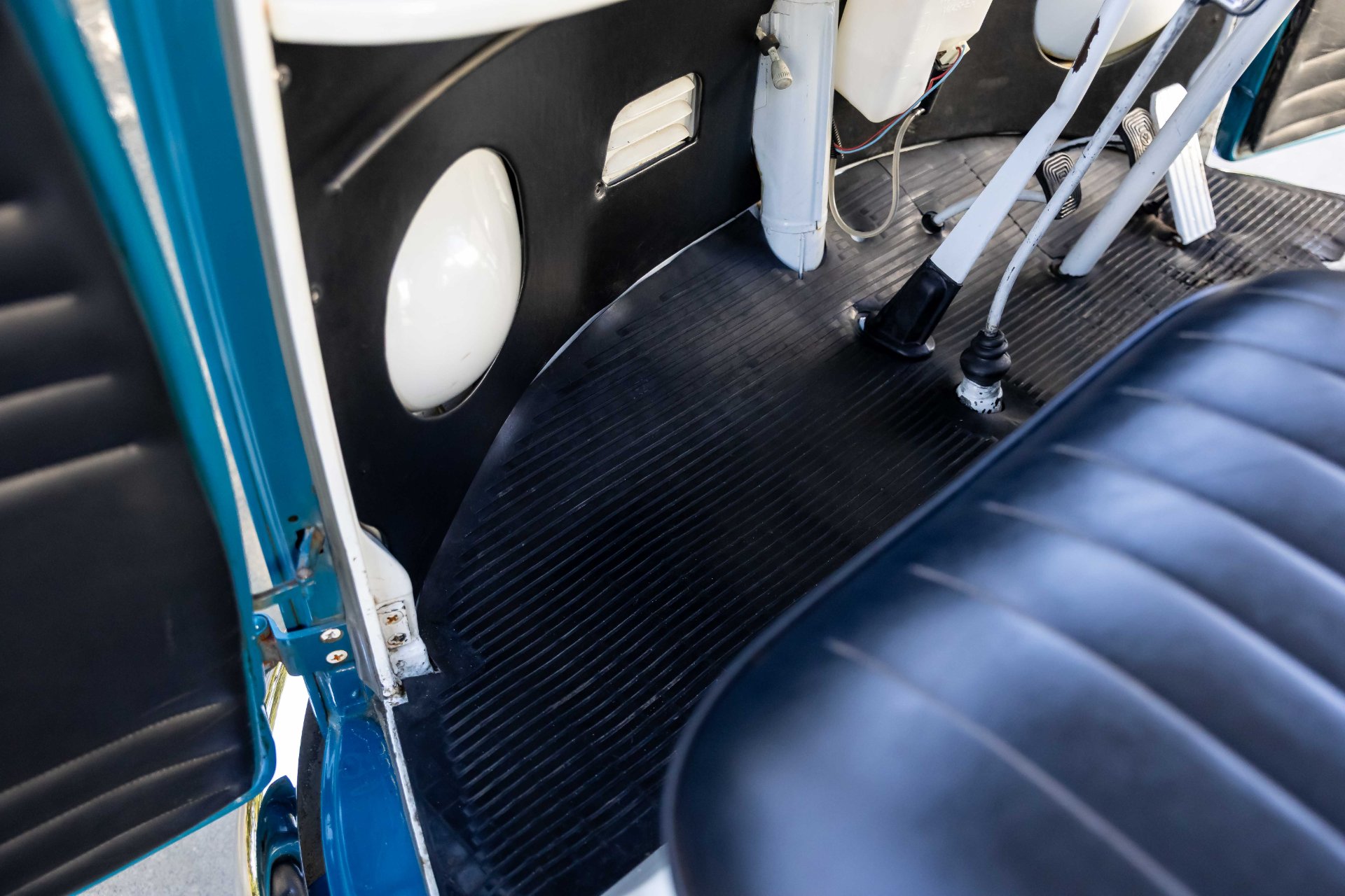 1966 VW Kombi T1 Splitscreen – Turn-Key 7-Seater Cruiser (1968cc Stroker)