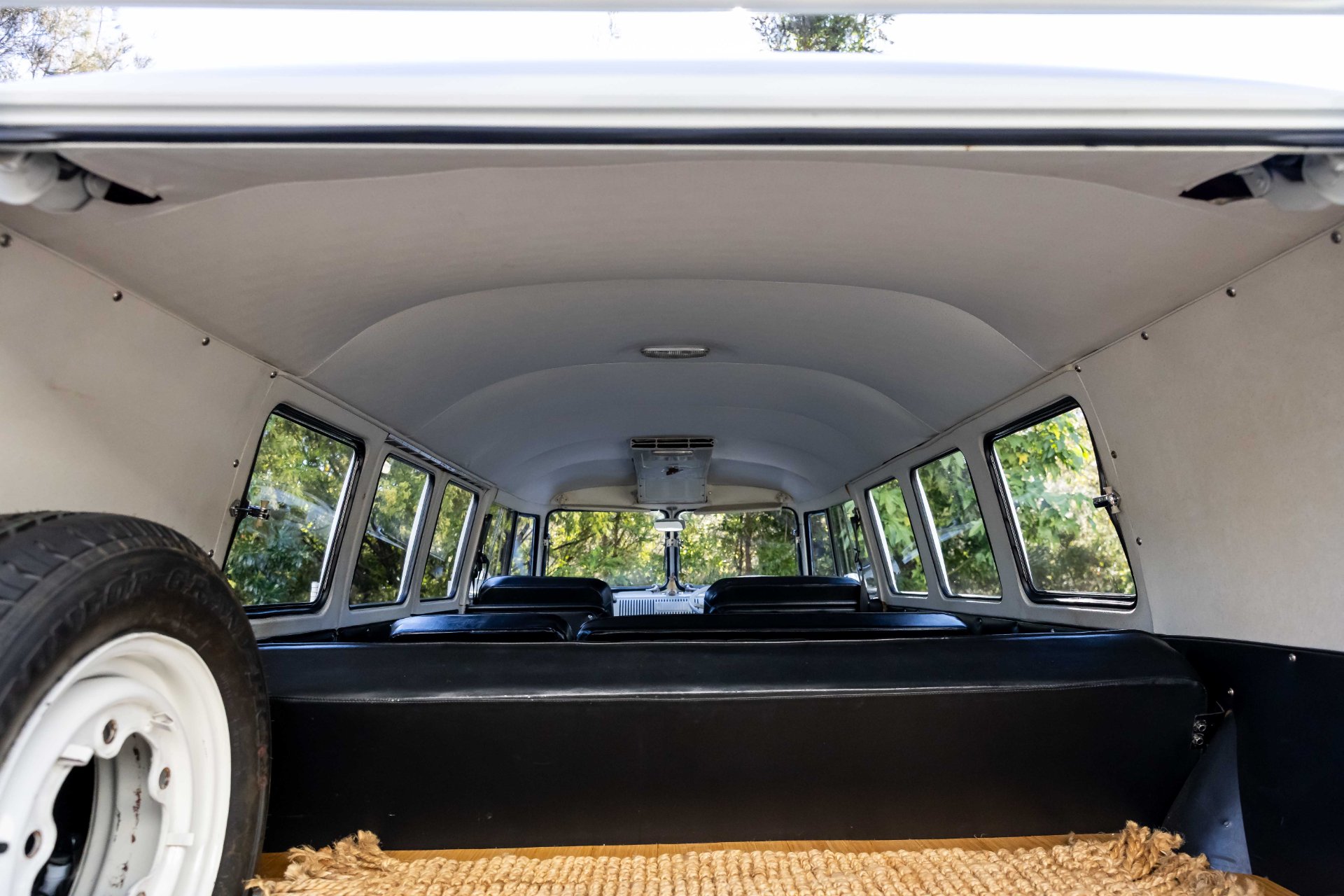 1966 VW Kombi T1 Splitscreen – Turn-Key 7-Seater Cruiser (1968cc Stroker)