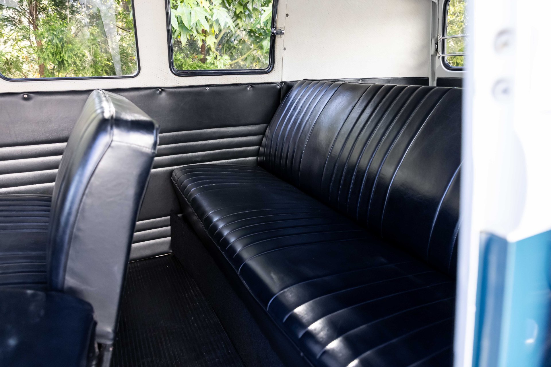 1966 VW Kombi T1 Splitscreen – Turn-Key 7-Seater Cruiser (1968cc Stroker)