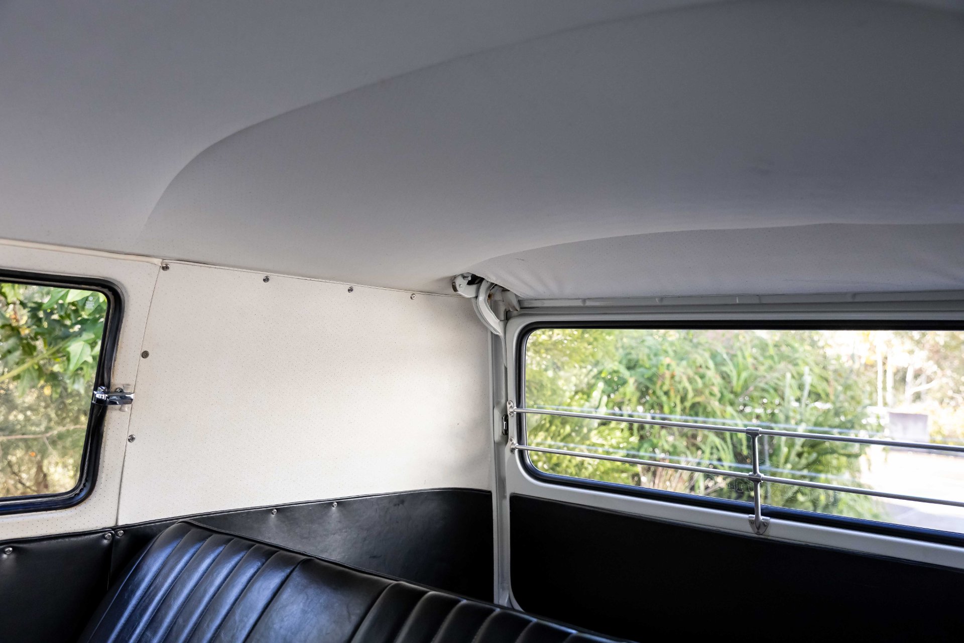 1966 VW Kombi T1 Splitscreen – Turn-Key 7-Seater Cruiser (1968cc Stroker)