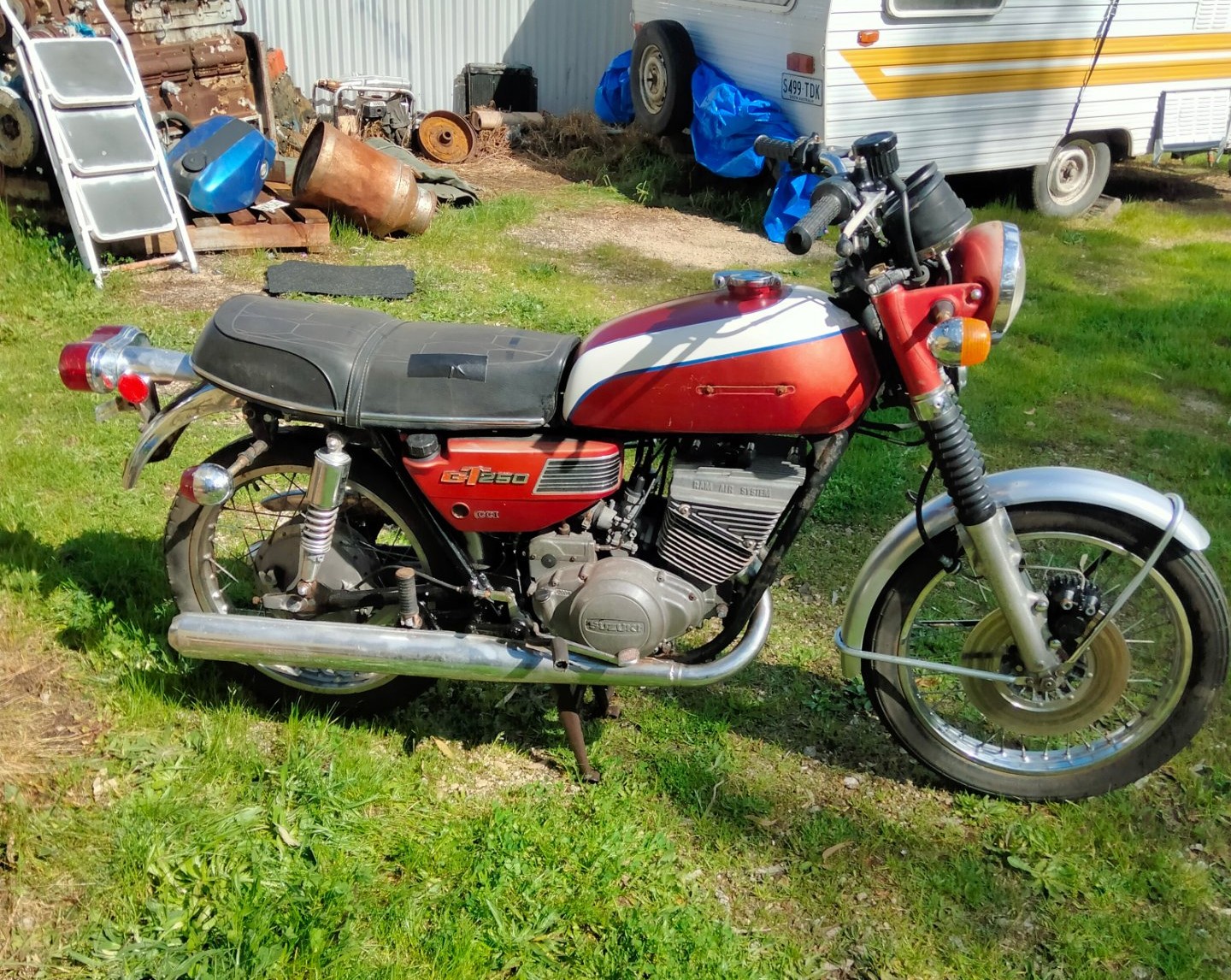 1972 SUZUKI GT250 ROAD