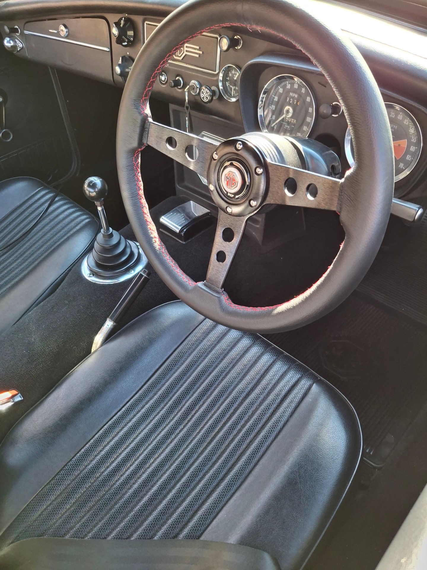 1971 MG MGB L SPORTS 4 SP MANUAL 2D ROADSTER 