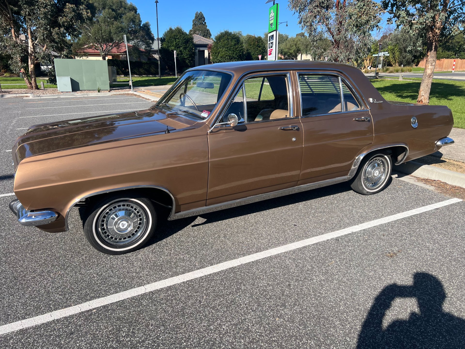 HR PREMIER SEDAN