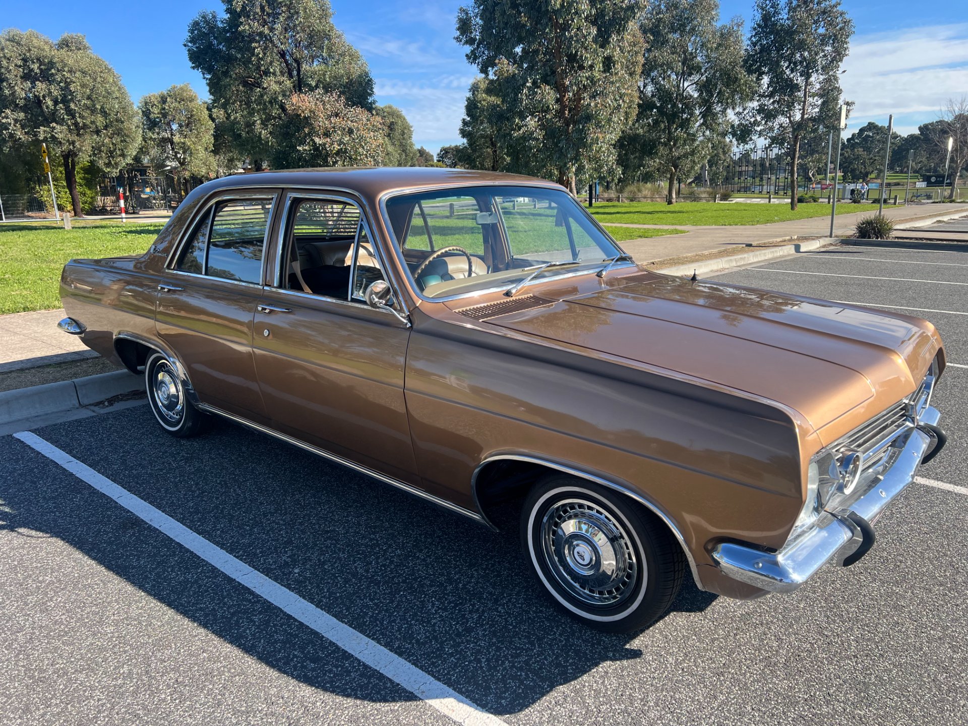 HR PREMIER SEDAN