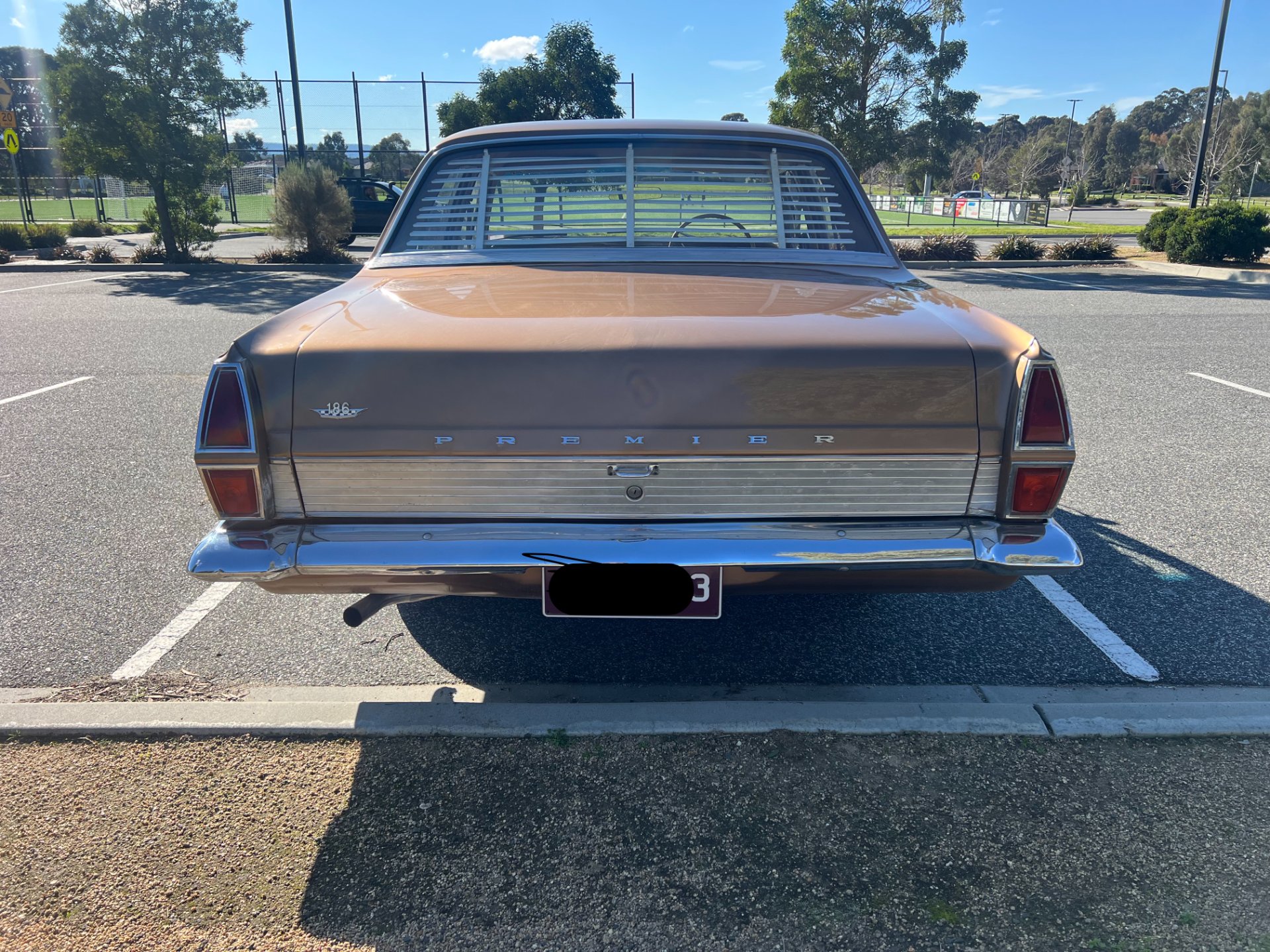 HR PREMIER SEDAN