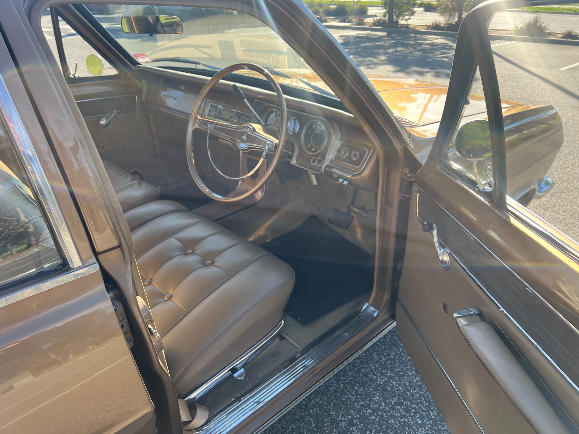 HR PREMIER SEDAN