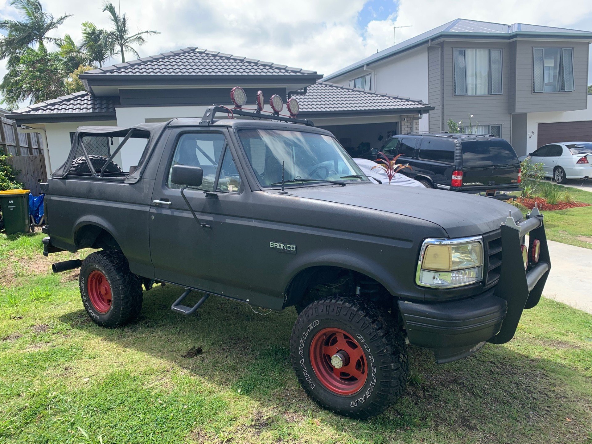 1987 FORD BRONCO 4X4 AUTOMATIC 2D CONVERTIBLE
