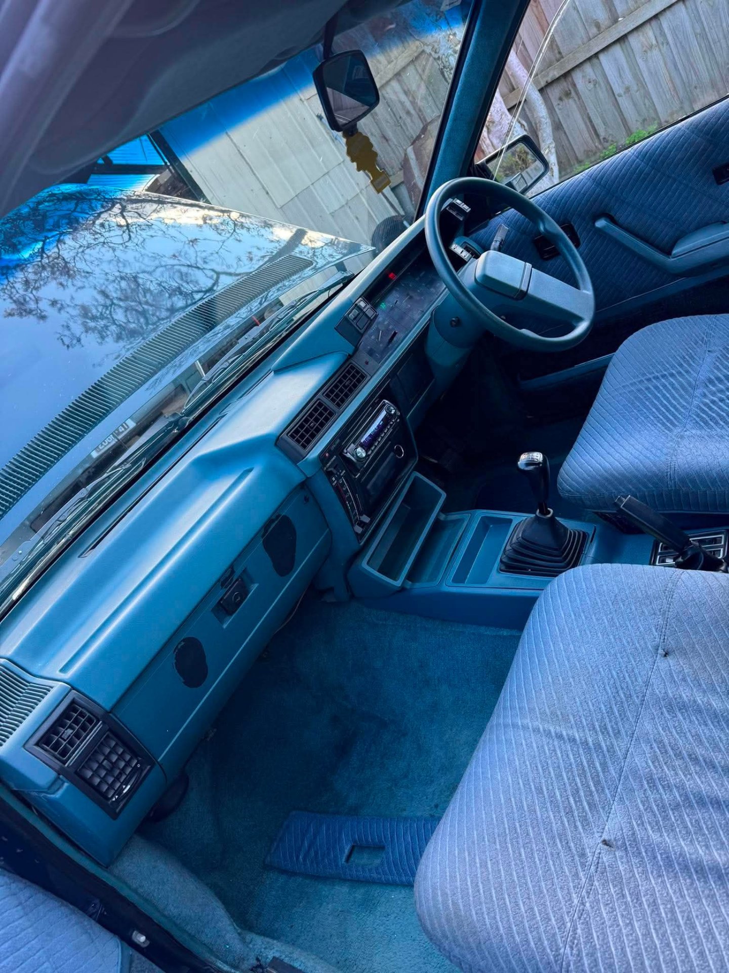 1987 HOLDEN CALAIS VL 5 SP MANUAL 4D SEDAN