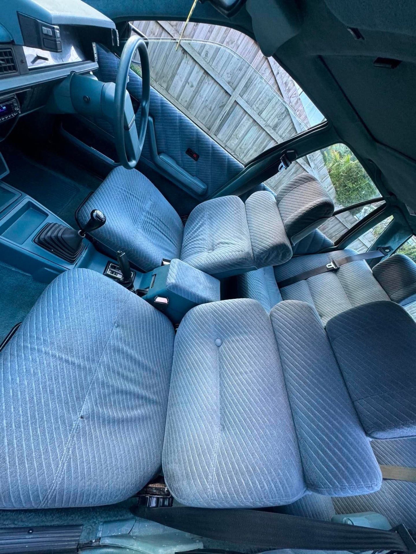 1987 HOLDEN CALAIS VL 5 SP MANUAL 4D SEDAN