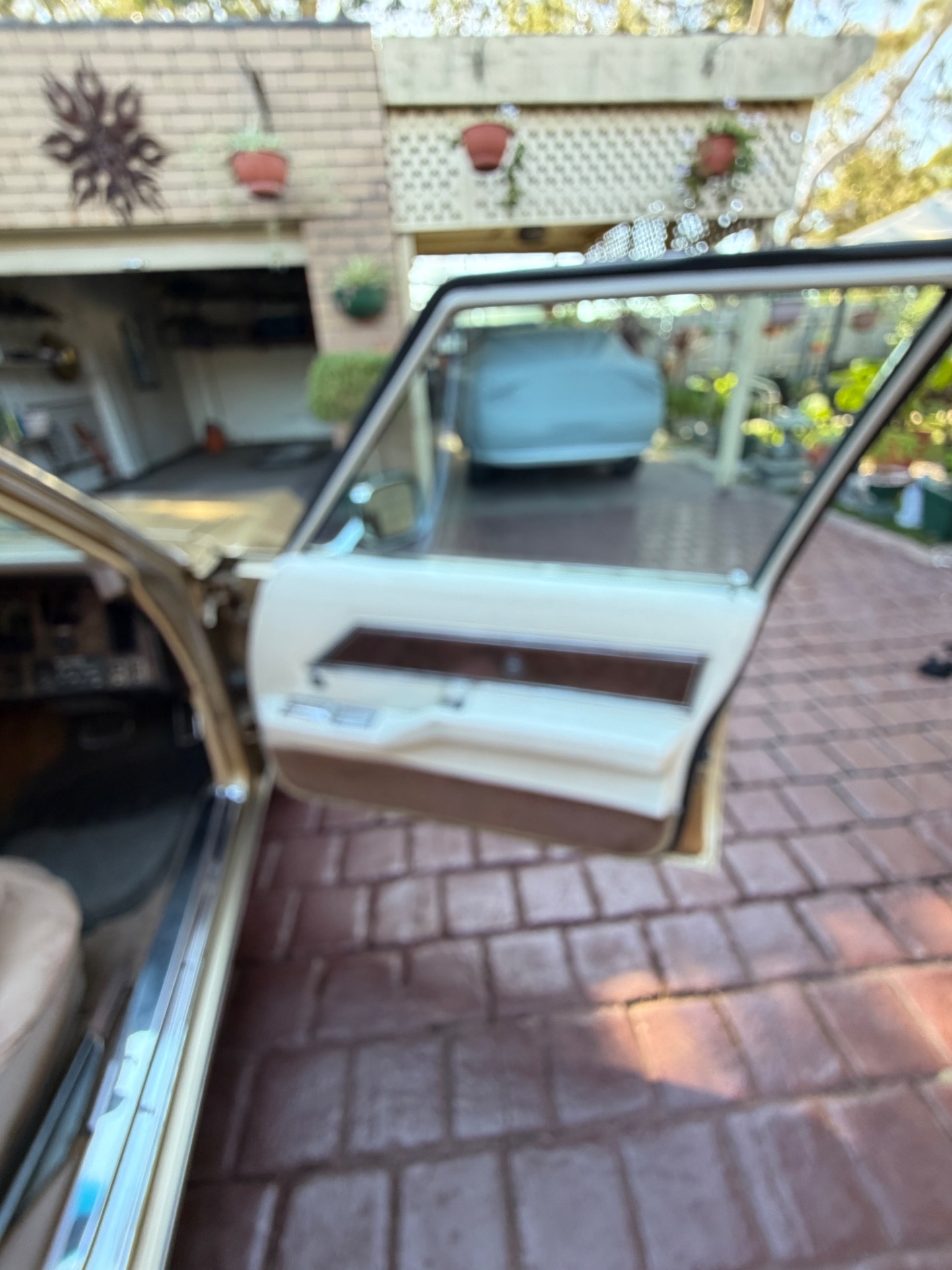 1973 HOLDEN STATESMAN HQ DE VILLE 3 SP AUTOMATIC 4D SEDAN