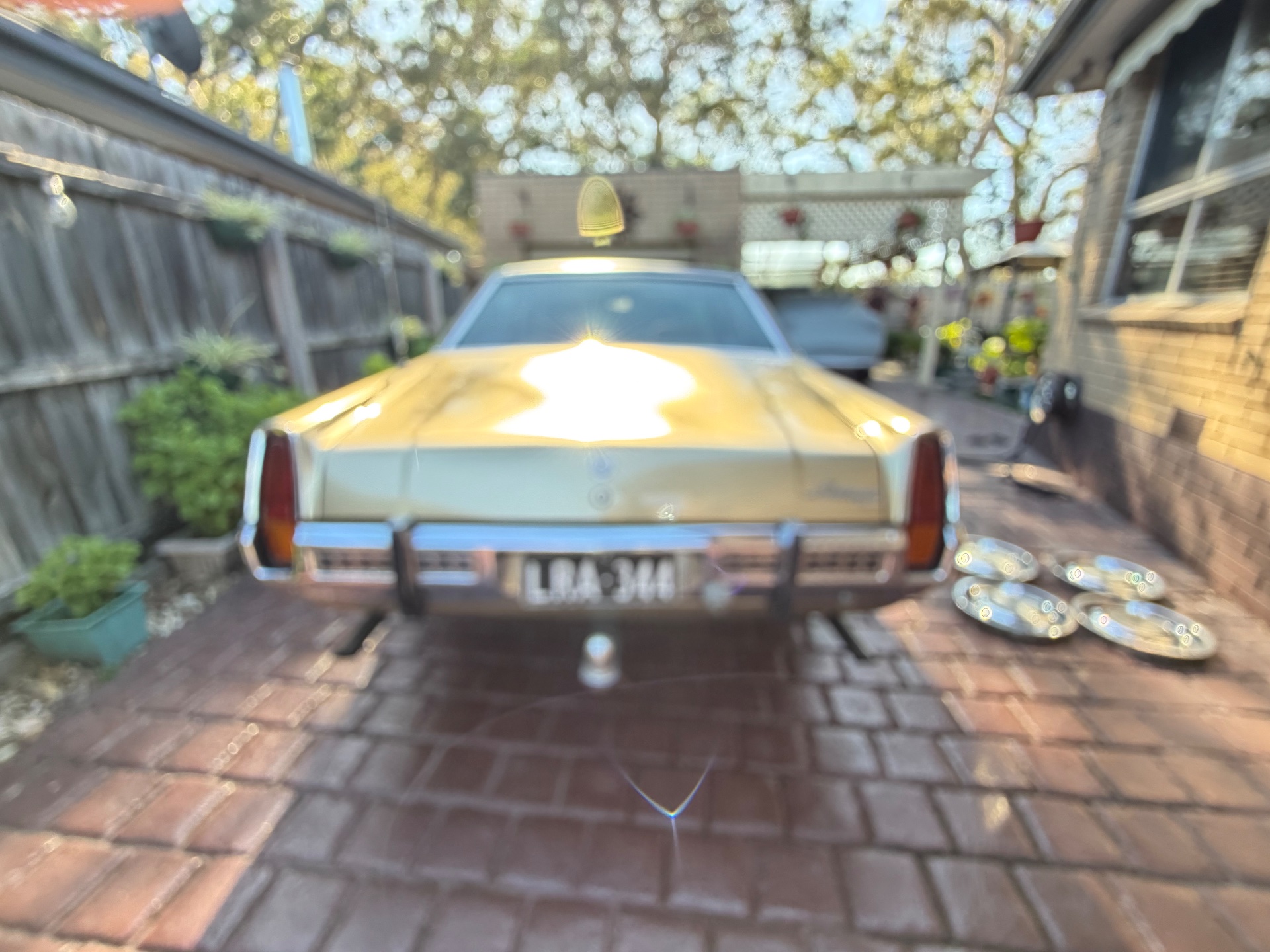 1973 HOLDEN STATESMAN HQ DE VILLE 3 SP AUTOMATIC 4D SEDAN