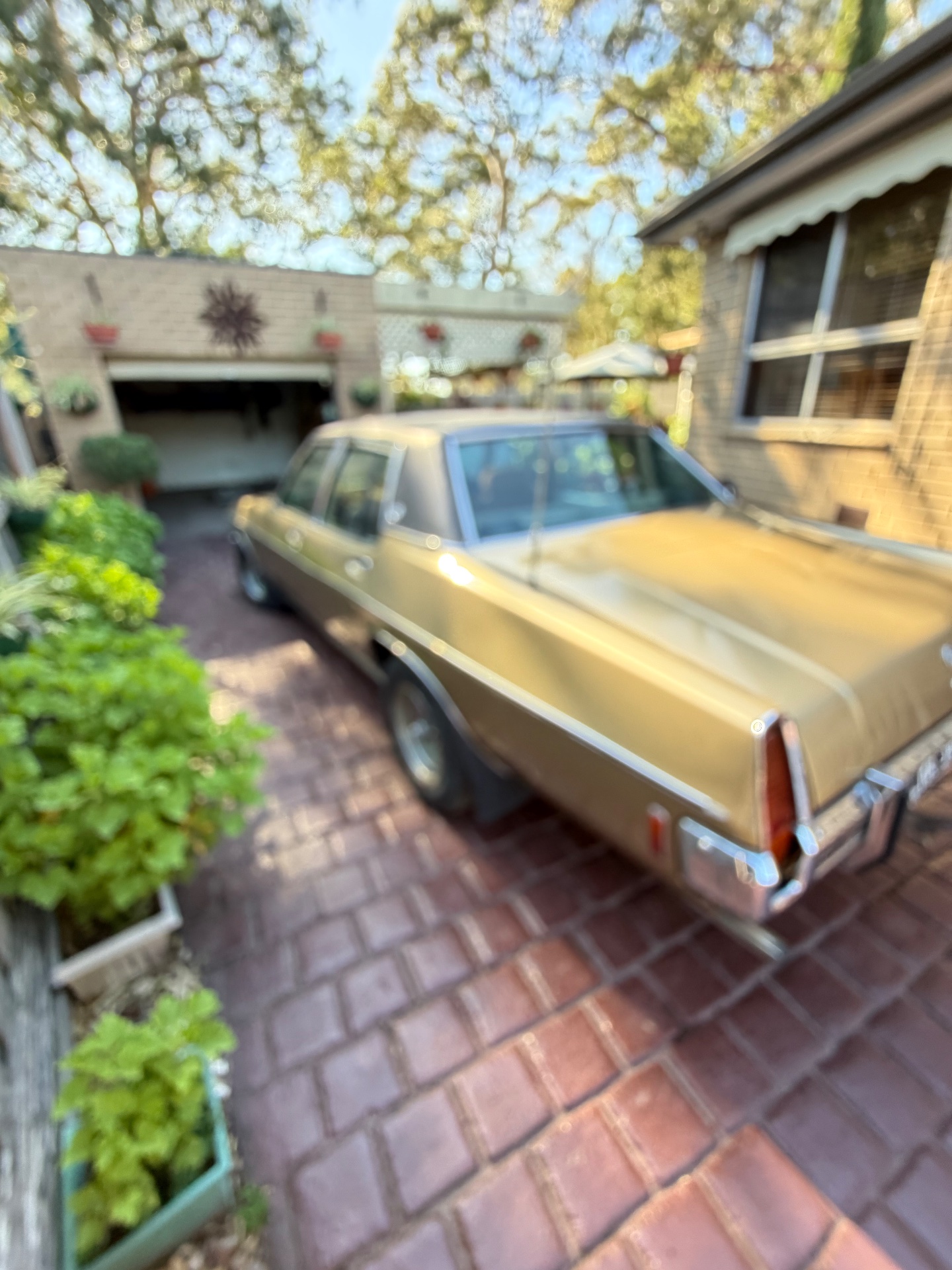 1973 HOLDEN STATESMAN HQ DE VILLE 3 SP AUTOMATIC 4D SEDAN
