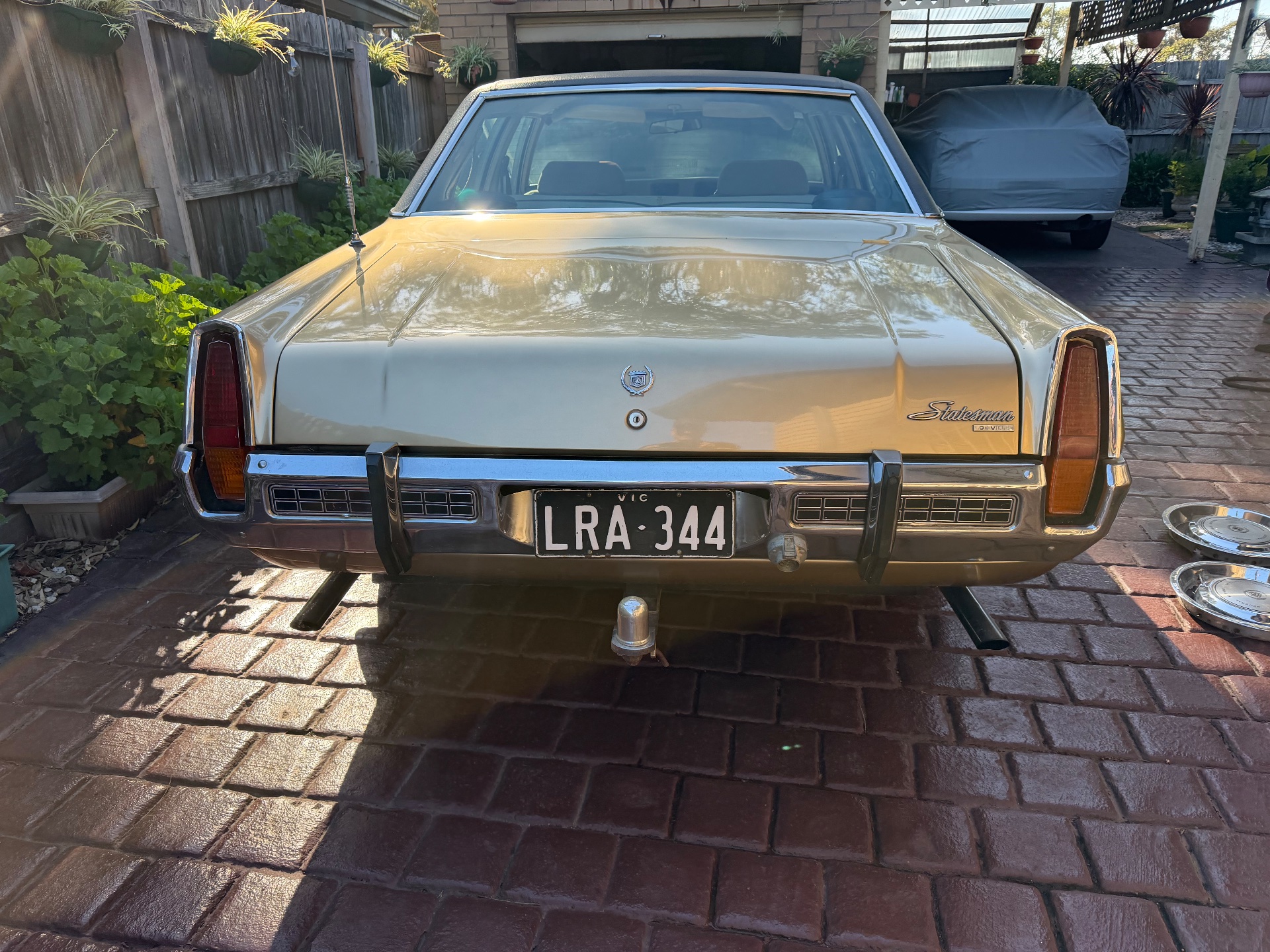 1973 HOLDEN STATESMAN HQ DE VILLE 3 SP AUTOMATIC 4D SEDAN