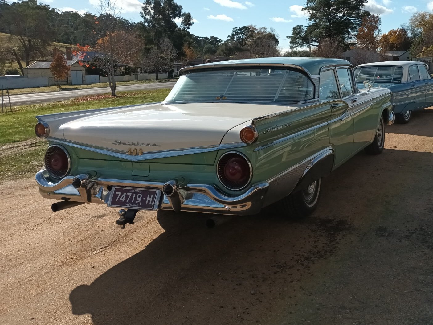 1960 FORD FAIRLANE 500 SEDAN