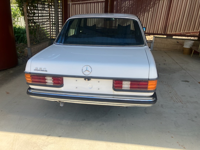 1977 MERCEDES-BENZ 250 SEDAN