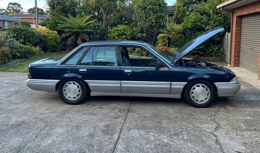 1987 HOLDEN CALAIS VL 5 SP MANUAL 4D SEDAN