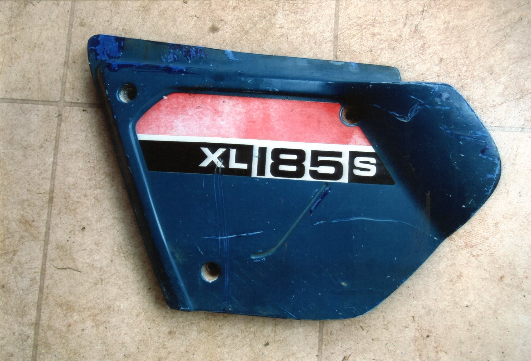 HONDA XL185S MOTORCYCLE LEFT HAND SIDECOVER 