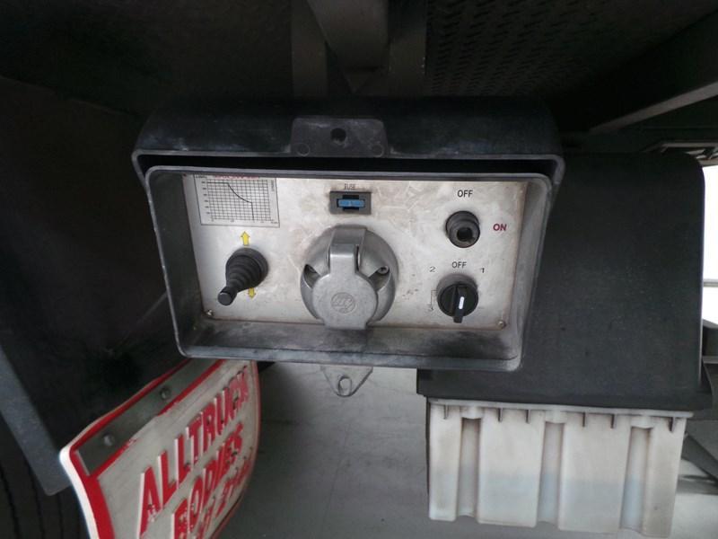 2010 FUSO CANTER PANTECH