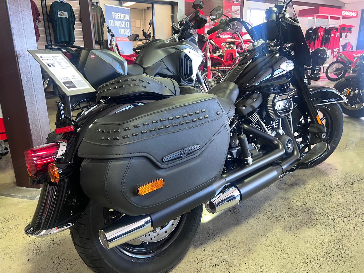 2022 HARLEY-DAVIDSON HERITAGE CLASSIC 114 (FLHCS) CRUISER